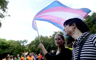 Spolek bojující za práva trans lidí po Zemanovi požaduje veřejnou omluvu za výroky o transgender osobách