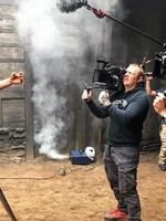 Zpoza kamer: Jak se natáčel Zaklínač, co všechno vytvořily počítače a jak Vladimír Furdík trénoval herce na souboje s meči?