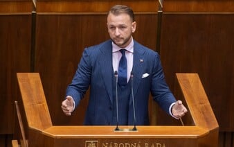 Štátnu zákazku za pol milióna eur dostala firma, ktorá organizovala detské oslavy. Teraz bude riadiť pomoc Ukrajine