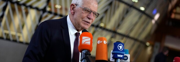 Státy EU se jednomyslně shodly na sankcích proti Rusku, zaměří se na ruské zákonodárce a banky