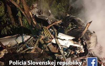 Stíhačka MiG-29 havarovala u Nitry. Pilot přežil, hořící trosky našli v lese
