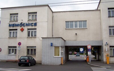 Stopy kyberútoků na české nemocnice vedou do Ruska