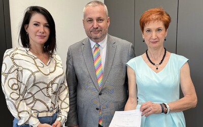 Strana SaS podala do parlamentu zákon o partnerskom spolužití