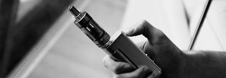Jsou e-cigarety nebezpečnější než klasické, nebo jsou vhodnou alternativou, která s sebou nenese zdravotní rizika?
