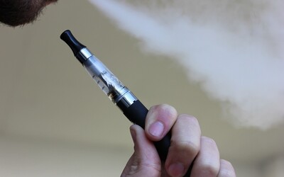 Jsou e-cigarety nebezpečnější než klasické, nebo jsou vhodnou alternativou, která s sebou nenese zdravotní rizika?