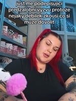 Sugar Denny nejspíš vrací úder za vykrajovátka. Chystá předžalobní výzvu