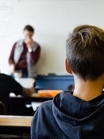Súkromné a cirkevné školy môžu prísť o časť peňazí. Vláda schválila zmeny vo financovaní školstva