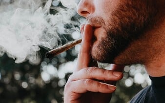 Švýcarsko chce legalizovat marihuanu. Země učinila první velký krok