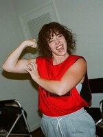 Sydney Sweeney reagovala na bodyshamingové komentáre hejterov. Vo videu ukazuje, ako tvrdo trénuje na rolu slávnej boxerky