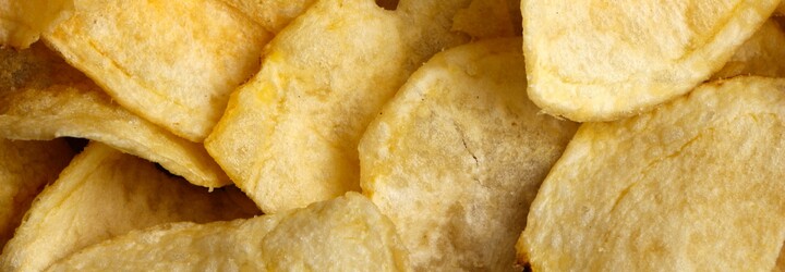 TEST obyčajných solených chipsov: Ktoré smrdeli ako ryba a po ktorých sme mali nebíčko v papuľke?