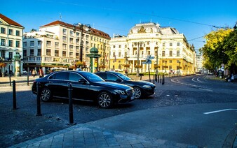 TOP taxislužba v Bratislave: Rýchly pohyb po meste aj v okolí v komfortných autách