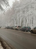 Takto vyzerá lockdown? Kamzík a Koliba sú plné áut a rodín s deťmi