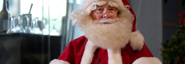 Italský biskup dětem řekl, že Santa neexistuje. Diecéze se omluvila, prý jim nechtěl vzít iluze