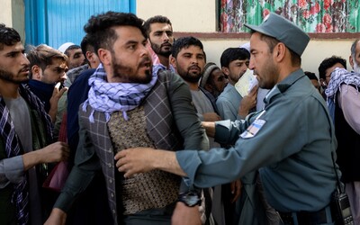 Taliban loví príslušníkov LGBT+. Afganci sa pred ním schovávajú v pivniciach
