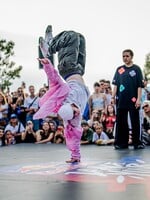 Tanečná súťaž Red Bull Dance Your Style ovládne Bratislavu a Košice. O najlepších tanečníkoch rozhodnú diváci
