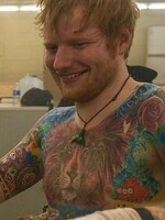 Tatér Eda Sheerana o více než 40 kérkách, které zpěvákovi udělal: Vypadají otřesně, přišel jsem kvůli němu o klienty