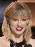 Taylor Swift má problém, vlastníci práv na jej skladby jej zakazujú spievať veľkú časť vlastnej tvorby naživo.