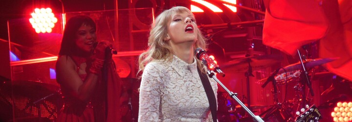 Taylor Swift přerušila vystoupení, aby se zastala fanynky. Tohle řekla členovi své ochranky