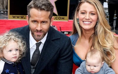 Taylor Swift prezradila, že je krstná mama detí Ryan Reynoldsa a Blake Lively. Herca vychválila za nového Deadpoola