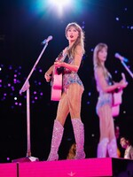 Taylor Swift sa po 100 dňoch vrátila na Instagram. Chváli album Seleny Gomez