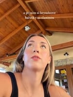 Taylor je slovensko-americká hviezda TikToku. Milujem tyčinky a Miňonky, najťažšie slovo je pre mňa asi Bystrica (Rozhovor)