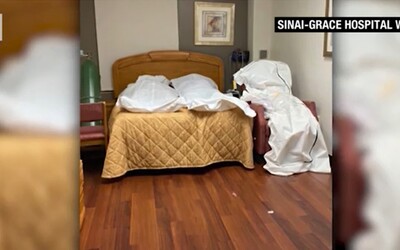 Telá mŕtvych pacientov, ktorých zabil koronavírus, musia v Detroite ukladať aj do prázdnych izieb, ukazujú fotky z nemocnice
