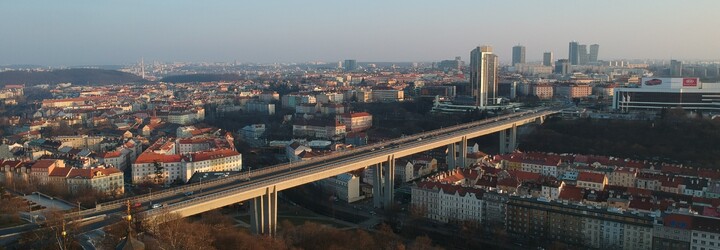 Temná historie Nuseláku. Podívej se na unikátní fotky mostu, ze kterého skočily stovky sebevrahů
