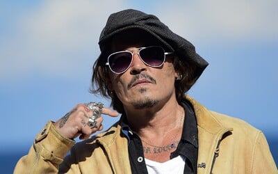 Tento rok byl těžký, promluvil k fanouškům Johnny Depp po delší odmlce. Věří, že ho čeká hezčí budoucnost 