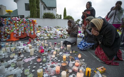 Teroristu z Nového Zélandu, který zavraždil 51 lidí v mešitě, odsoudili na doživotní trest za mřížemi