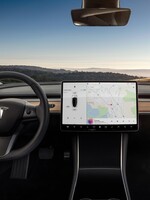 Tesla Model 3 už má interiér kompletne bez kože. Musk vyhovel aktivistom z PETA
