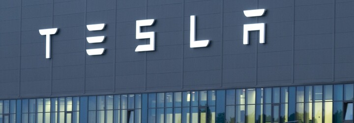 Tesla chce už o pár týždňov spustiť robotaxíky bez šoférov. Projekt však vyvoláva pochybnosti