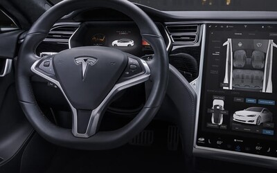 Tesla expanduje do Česka. Majitelé elektromobilů dostanou servis v naší zemi