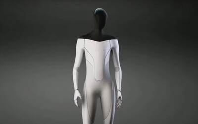 Tesla predstaví humanoidného robota Optima. Mohol by sa starať o seniorov, variť večeru aj kosiť trávnik