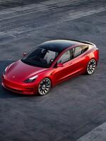Tesla zdvojnásobuje v USA zľavy na 7-tisíc eur, predaje jej totiž klesajú
