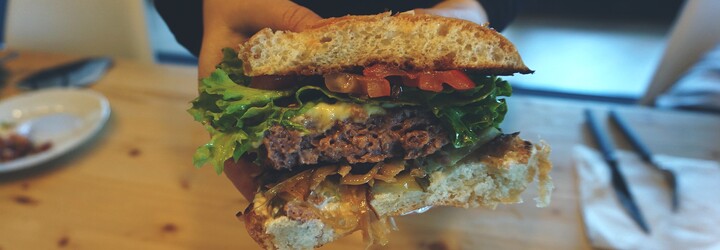 Test 8 vegetariánskych burgerov: ROXOR dopadol horšie ako McDonald's