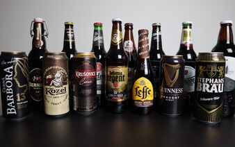 Test černých piv ze supermarketu: Světově oceněné z Čech zklamalo, neznámé překvapilo. Našli jsme i lahev s 10,5 % alkoholu