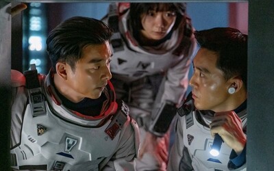 The Silent Sea může být další seriálový hit od Netflixu. Jaké tajemství odhalí astronauti na Měsíci?