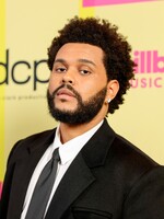 The Weeknd si poprvé střihne hlavní roli ve filmu, zahraje si po boku Jenny Ortegy
