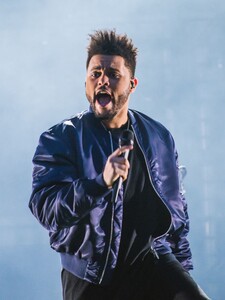 The Weeknd získal dva zápisy v Guinnessově knize rekordů. Je nejposlouchanějším umělcem na Spotify