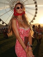 Tieto festivalové módne trendy budú dominovať v roku 2025. Pozri si TOP outfity z Coachelly aj s podpisom známych Sloveniek