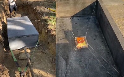 Tiktoker postavil tunový sarkofág, aby uchoval pytlík křupek Cheetos pro budoucí civilizace