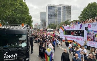 Tisíce ľudí prišli na Pride pochod v Berlíne. Extrémisti zorganizovali protidemonštráciu