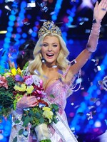 Titul Miss Universe po 20 letech vyhrála modrooká blondýnka. I to ale vzbudilo vlnu hejtů, přidal se i Trump