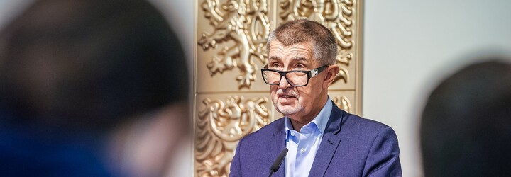 Tohle je deset nejhůře hodnocených knih. Nechybí Hitler, Babiš nebo Láďa Hruška