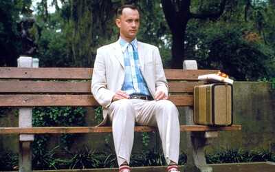Tom Hanks vydělal 65 milionů dolarů, některé scény ve Forrestu Gumpovi totiž zaplatil z vlastní kapsy