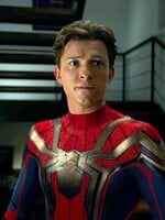 Tom Holland sa zranil počas nakrúcania nového Spider-Mana. Herca museli hospitalizovať