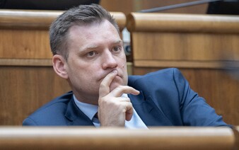 Tomáš Taraba podáva trestné oznámenie. Tvrdí, že na ministerstve pracujú len kadejakí kamaráti vedenia, ktorí nič nerobia 