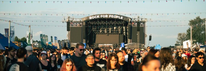 Top headlineři, neokoukané talenty a nezapomenutelná atmosféra. Rock for People je nejlepší festival v Česku (Reportáž)