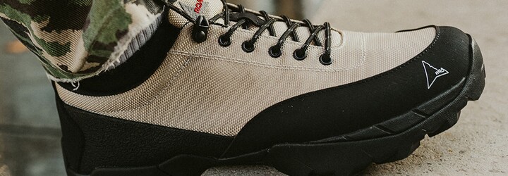 Toto jsou TOP styly outdoorové obuvi, se kterou zaboduješ i v městských ulicích. Dominují modely Salomon, ale také HOKA® a ROA