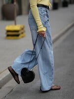 Toto jsou aktuálně nejvíc HOT sezónní trendy: Rafiové kabelky či síťované baleríny